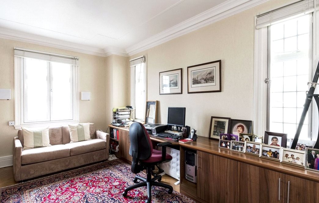 Chiltern Court Baker Street NW1 5SP