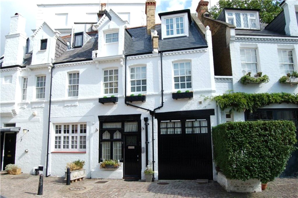 Pont Street Mews London SW1X 0AF