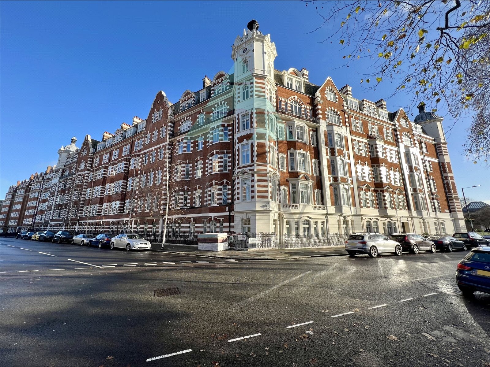 North Gate Prince Albert Road NW8 7EL